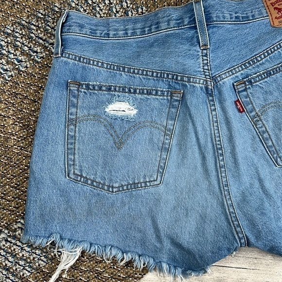 LEVI'S 501 Distressed Destroy Cut-off Jean Shorts Size 31 Button Fly Front Blue - Picture 10 of 17